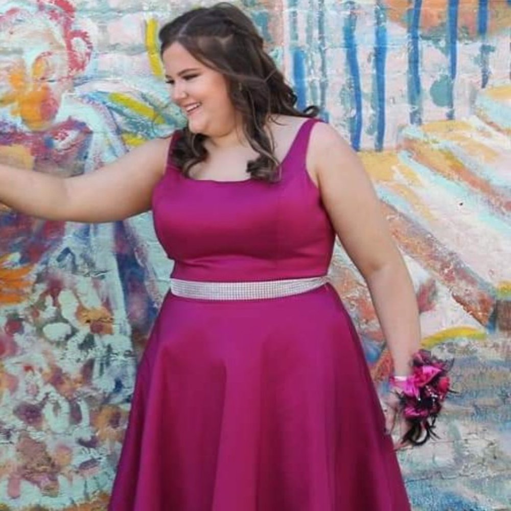 Prom/Pageant Dress - Picture 2 of 5